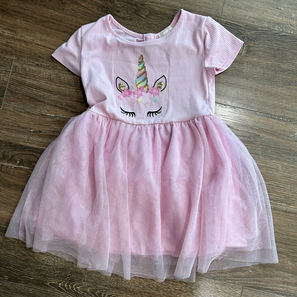 Girl’s dress